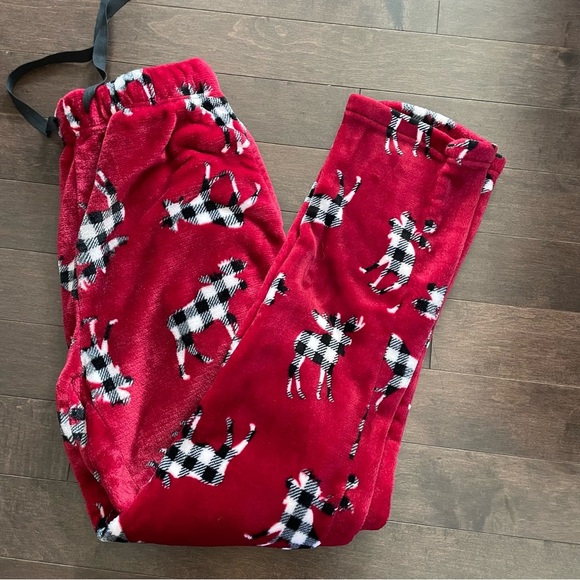 Mountain Ridge Cozy Red and Checkered Moose Plush PJ Pants Women’s Small - Picture 1 of 5